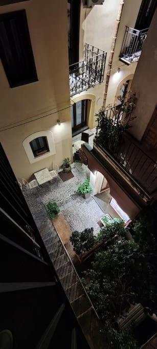 Casa Vacanze U Curtigghiu เชฟาลู ภายนอก รูปภาพ