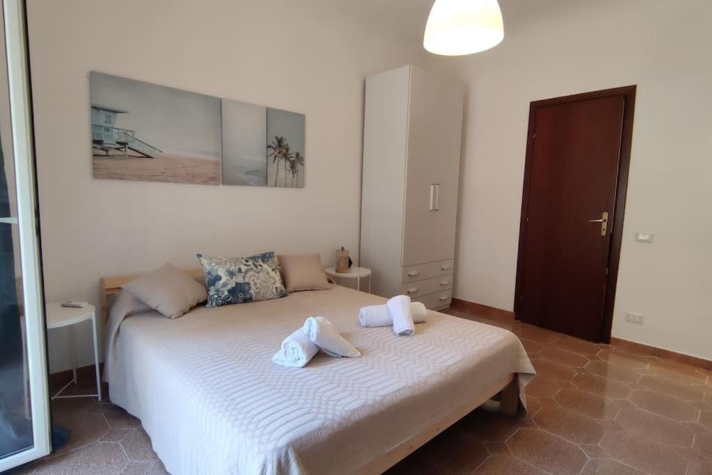 Casa Vacanze U Curtigghiu เชฟาลู ภายนอก รูปภาพ
