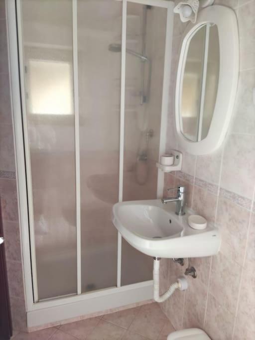 Casa Vacanze U Curtigghiu เชฟาลู ภายนอก รูปภาพ