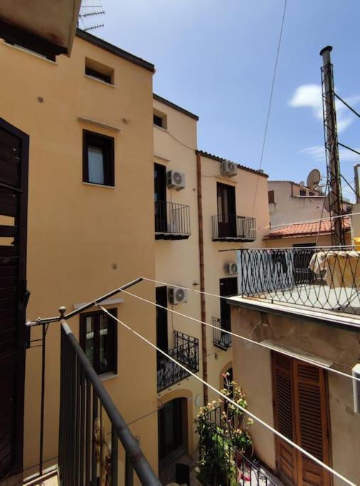 Casa Vacanze U Curtigghiu เชฟาลู ภายนอก รูปภาพ