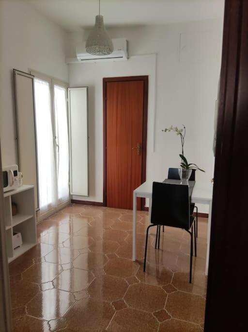 Casa Vacanze U Curtigghiu เชฟาลู ภายนอก รูปภาพ